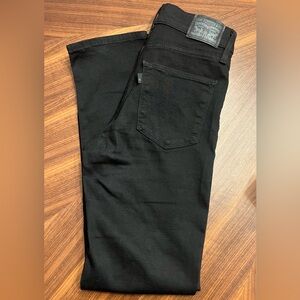 Levi’s High-Rise Straight-Black-26x30